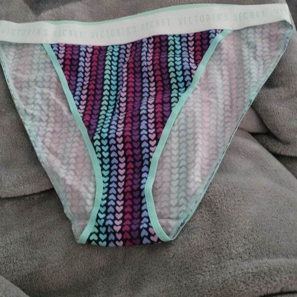 Brand new Victoria secret 30 pairs of xl underwear - Picture 5 of 8